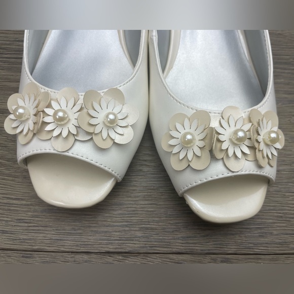 KAREN SCOTT Irmaa Slingback Peep-Toe Pumps size 8 NIB! - Picture 12 of 17